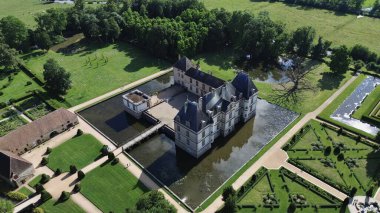 İnsansız hava aracı fotoğrafı Cormatin Kalesi Fransa Avrupa