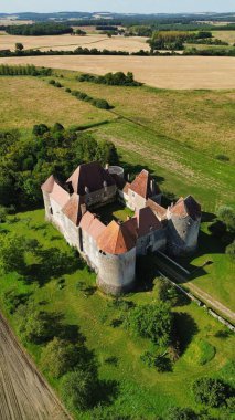 İnsansız hava aracı fotoğrafı Motte Josserand ve Fransa Avrupa