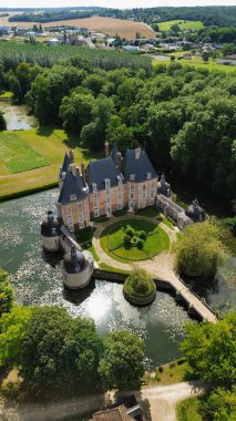 İnsansız hava aracı fotoğrafı Motte Kalesi Fransa Avrupa