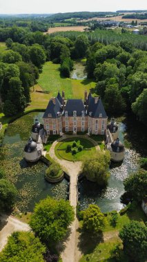 İnsansız hava aracı fotoğrafı Motte Kalesi Fransa Avrupa