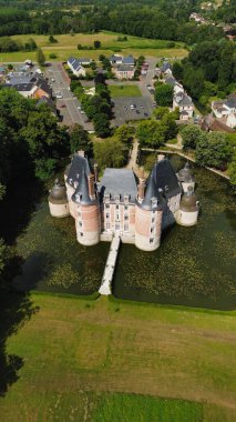 İnsansız hava aracı fotoğrafı Motte Kalesi Fransa Avrupa