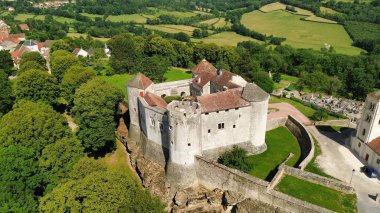 İnsansız hava aracı fotoğrafı Mont Saint-Jean kalesi Fransa Avrupa