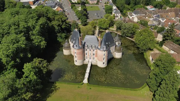 İnsansız hava aracı fotoğrafı Motte Kalesi Fransa Avrupa