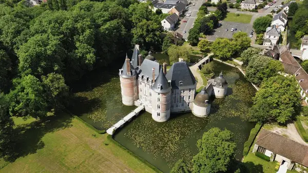 İnsansız hava aracı fotoğrafı Motte Kalesi Fransa Avrupa