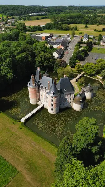 İnsansız hava aracı fotoğrafı Motte Kalesi Fransa Avrupa