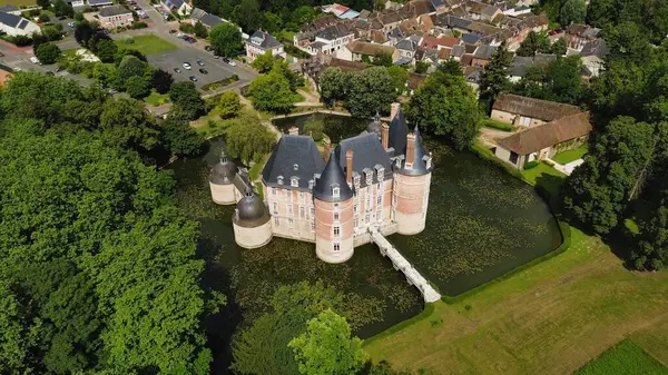 İnsansız hava aracı fotoğrafı Motte Kalesi Fransa Avrupa