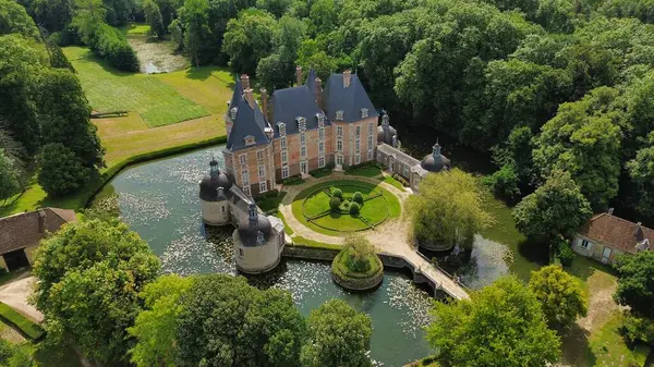 İnsansız hava aracı fotoğrafı Motte Kalesi Fransa Avrupa