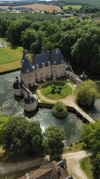 İnsansız hava aracı fotoğrafı Motte Kalesi Fransa Avrupa