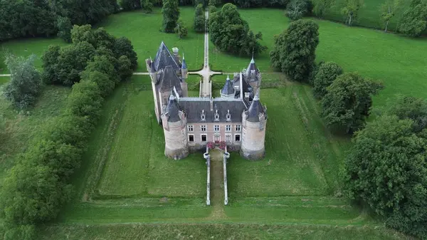 İnsansız hava aracı fotoğrafı Loriol kalesi Fransa Avrupa