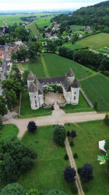İnsansız hava aracı fotoğrafı Savigny-les-Beaune Kalesi Fransa Avrupa