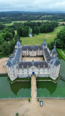 İnsansız hava aracı fotoğrafı Bourgogne Şatosu Fransa Avrupa