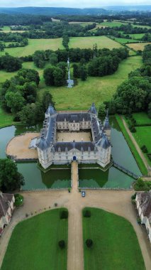 İnsansız hava aracı fotoğrafı Bourgogne Şatosu Fransa Avrupa