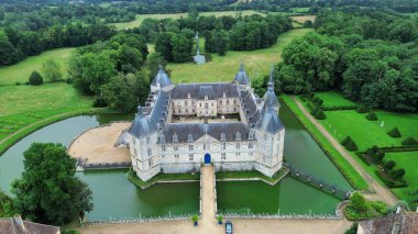 İnsansız hava aracı fotoğrafı Bourgogne Şatosu Fransa Avrupa