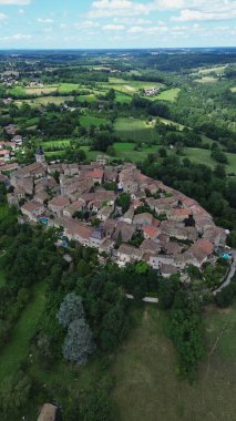 İnsansız hava aracı fotoğrafı Ortaçağ Fransa Avrupa 'sını perdeledi
