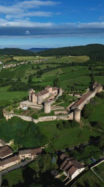 Drone foto berze-le-chatel kalesi Fransa Avrupa
