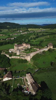 Drone foto berze-le-chatel kalesi Fransa Avrupa