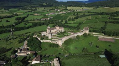 Drone foto berze-le-chatel kalesi Fransa Avrupa