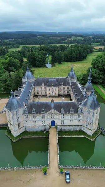 İnsansız hava aracı fotoğrafı Bourgogne Şatosu Fransa Avrupa