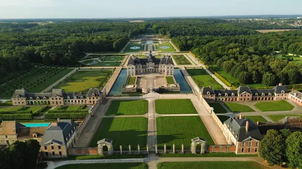 İnsansız hava aracı fotoğrafı vaux-le-Vikont kale Fransa Avrupa