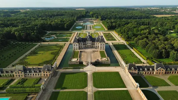 İnsansız hava aracı fotoğrafı vaux-le-Vikont kale Fransa Avrupa