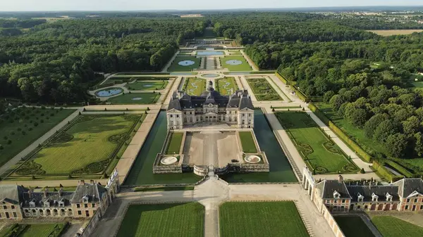 İnsansız hava aracı fotoğrafı vaux-le-Vikont kale Fransa Avrupa