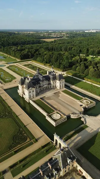 İnsansız hava aracı fotoğrafı vaux-le-Vikont kale Fransa Avrupa