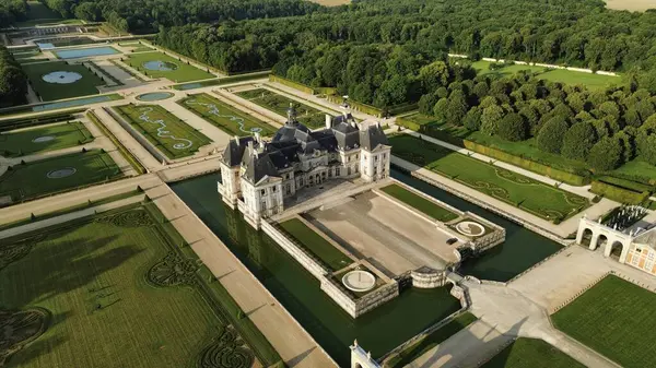İnsansız hava aracı fotoğrafı vaux-le-Vikont kale Fransa Avrupa