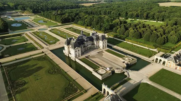 İnsansız hava aracı fotoğrafı vaux-le-Vikont kale Fransa Avrupa