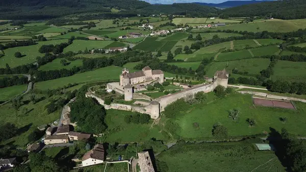 Drone foto berze-le-chatel kalesi Fransa Avrupa