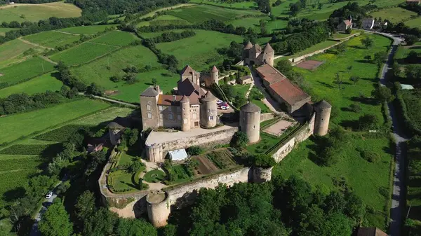 Drone foto berze-le-chatel kalesi Fransa Avrupa