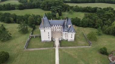 İnsansız hava aracı fotoğrafı Savary Kalesi Fransa Avrupa