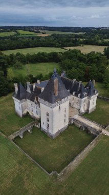 İnsansız hava aracı fotoğrafı Savary Kalesi Fransa Avrupa