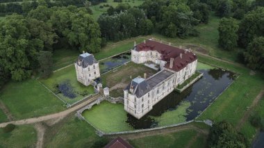 İHA fotoğrafı Lignieres Kalesi Fransa Avrupa