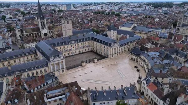 Burgonya Dükü Dijon Fransa 'nın İHA fotoğrafı.