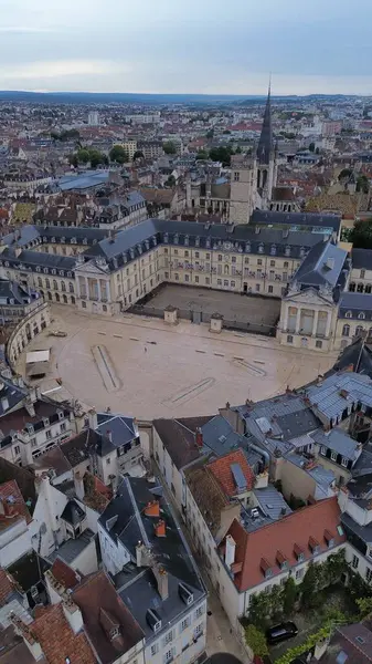 Burgonya Dükü Dijon Fransa 'nın İHA fotoğrafı.