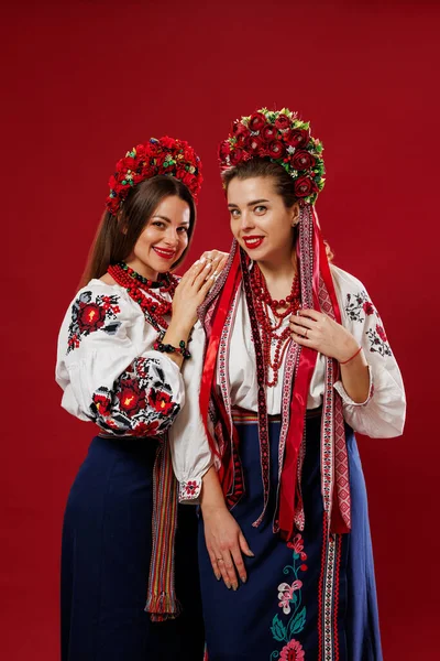 Ukrainian Women Traditional Ethnic Clothing Floral Red Wreath Viva Magenta — Stock Photo, Image