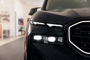 Vinnitsya, Ukrayna - 18 Mayıs 2023: BMW XM - Eklenti hibrid sistem sunumunda tam teşekküllü elektrikli edrive teknolojisi