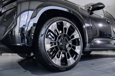 Vinnitsya, Ukrayna - 18 Mayıs 2023: BMW XM - Eklenti hibrid sistem sunumunda tam teşekküllü elektrikli edrive teknolojisi