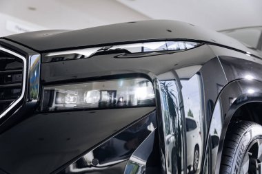 Vinnitsya, Ukrayna - 18 Mayıs 2023: BMW XM - Eklenti hibrid sistem sunumunda tam teşekküllü elektrikli edrive teknolojisi