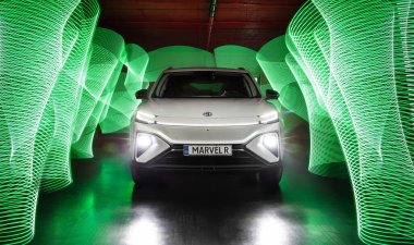 Vinnitsa, Ukrayna - 3 Şubat 2024: MG Marvel R elektrikli SUV parlak tasarım ve ileri teknoloji, editör fotoğrafı. Yüksek kalite fotoğraf