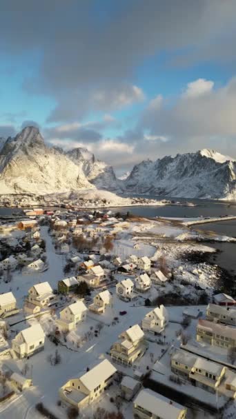 Widok Lotu Ptaka Wyspę Lofoten Norwegii Sezon Zimowy Wschodu Słońca — Wideo stockowe
