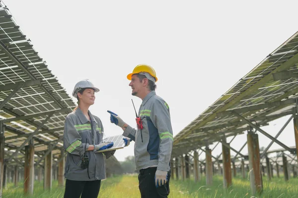 Especialistas Reunidos Para Teste Livre Módulo Células Fotovoltaicas Fazenda Solar — Fotografia de Stock