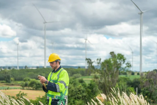 Engineer Working Fieldwork Outdoor Technicians Wind Turbine Checking Maintenance Electricity — Stock Photo, Image