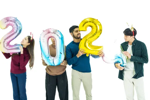 Grupo Pessoas Segurando Fantasia Cor Balões Bolha Número 2024 Para — Fotografia de Stock