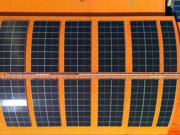 Luftaufnahme Der Solardachanlage Auf Dem Dach Des Werkslagers Erneuerbare Energien — Stockfoto
