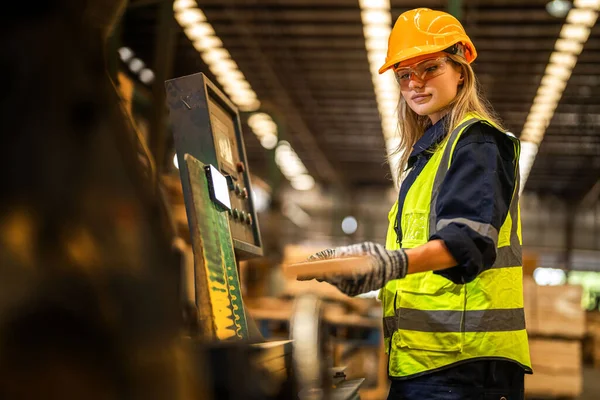 Factory Engineer Woman Standing Confident Control Panel Switch Worker Works — Stock Photo, Image