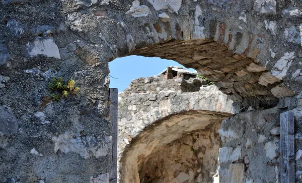 Doğadaki güzel eski kale manzarası 
