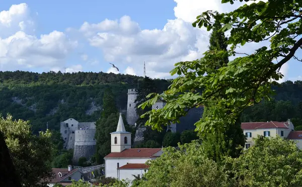 Hırvatistan 'ın Rijeka kentinin eski kalesinin güzel manzarası