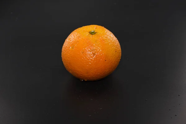 Orange Studio Auf Schwarzem Hintergrund — Stockfoto