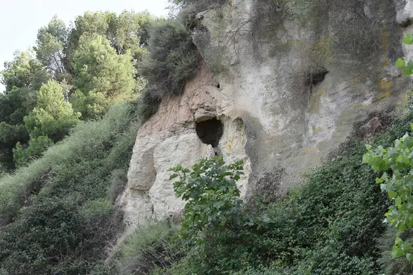 Cueva Guarida Una Montaña — Foto de Stock